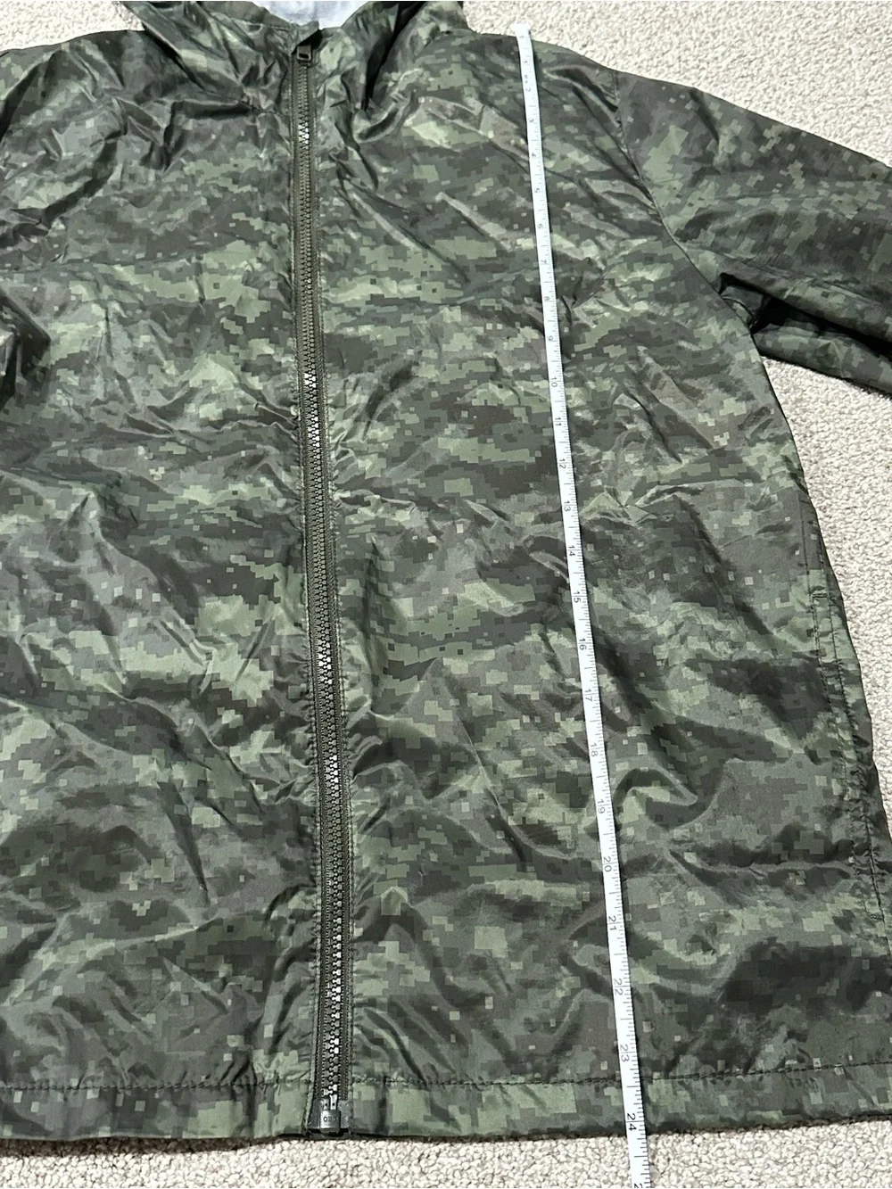 Old Navy Boys Green Pixelated Camo Lined Hooded Water Resistant Jacket